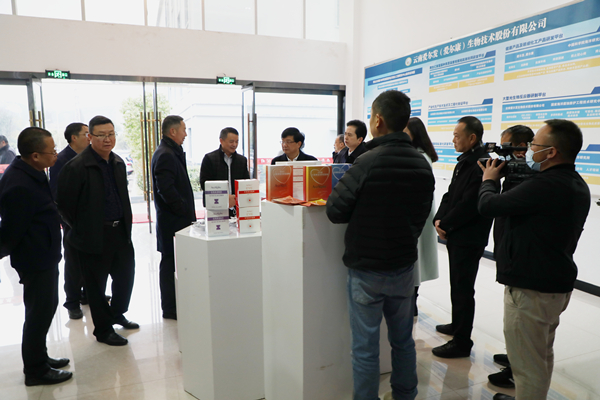 爱尔发虾青素,爱尔发虾青素基地,爱尔发虾青素产品,爱尔发,虾青素,云南虾青素,国产虾青素,虾青素用途,云南虾青素品牌,云南虾青素基地,雨生红球藻,杨斌,楚雄州委书记,楚雄州
