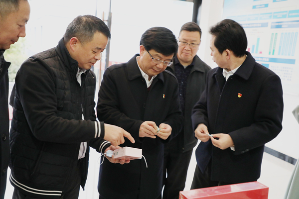 爱尔发虾青素,爱尔发虾青素基地,爱尔发虾青素产品,爱尔发,虾青素,云南虾青素,国产虾青素,虾青素用途,云南虾青素品牌,云南虾青素基地,雨生红球藻,杨斌,楚雄州委书记,楚雄州