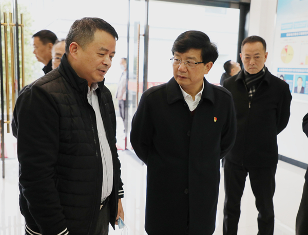 爱尔发虾青素,爱尔发虾青素基地,爱尔发虾青素产品,爱尔发,虾青素,云南虾青素,国产虾青素,虾青素用途,云南虾青素品牌,云南虾青素基地,雨生红球藻,杨斌,楚雄州委书记,楚雄州