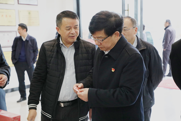 爱尔发虾青素,爱尔发虾青素基地,爱尔发虾青素产品,爱尔发,虾青素,云南虾青素,国产虾青素,虾青素用途,云南虾青素品牌,云南虾青素基地,雨生红球藻,杨斌,楚雄州委书记,楚雄州