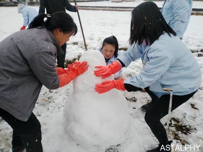 一场雪,点燃了云南爱尔康的浪漫 云南爱尔发生物技术股份有限公司,云南爱尔发,爱尔发,爱尔发虾青素,虾青素,下雪,爱尔康