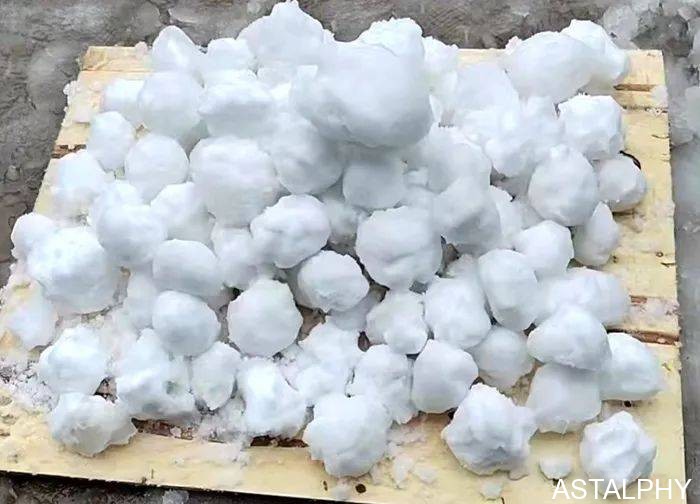 一场雪,点燃了云南爱尔康的浪漫 云南爱尔发生物技术股份有限公司,云南爱尔发,爱尔发,爱尔发虾青素,虾青素,下雪,爱尔康